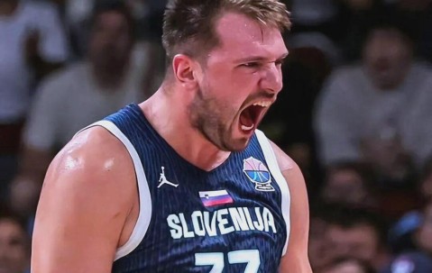 AYX- 东契奇绝杀带走胜利,21岁首次季后赛已比肩传奇 