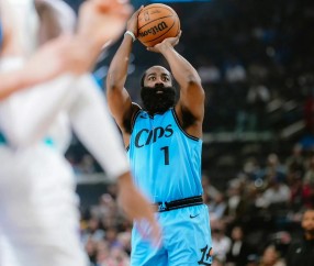 爱游戏体育-哈登回归赛场，连败首场状态亮眼，快船观众沸腾！的简单介绍