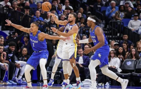 AYX-库里在巴黎圣日耳曼比赛中问鼎冠军，挺进下一轮引发热议！的简单介绍