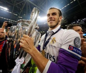 AYX- 莱万多夫斯基代言华为 