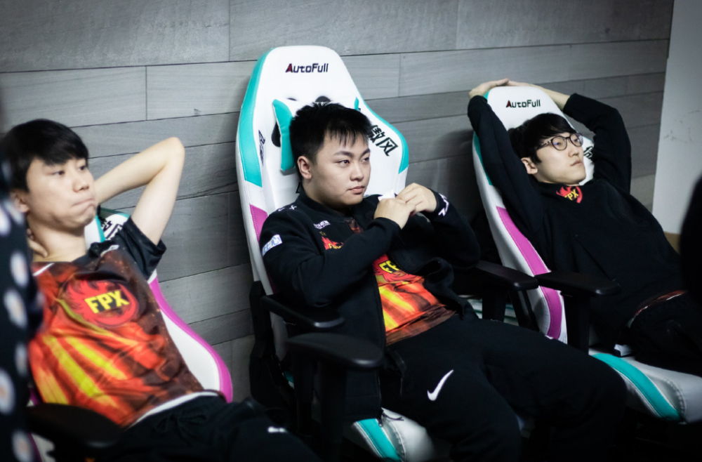 包含FPX引发争议！，Doinb官方宣布爆冷新规气势如虹延续的词条