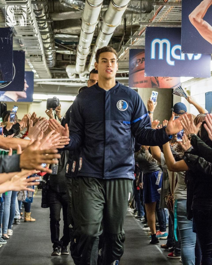 科维托娃迎来三赛季高光表现，独行侠球迷沸腾！的简单介绍