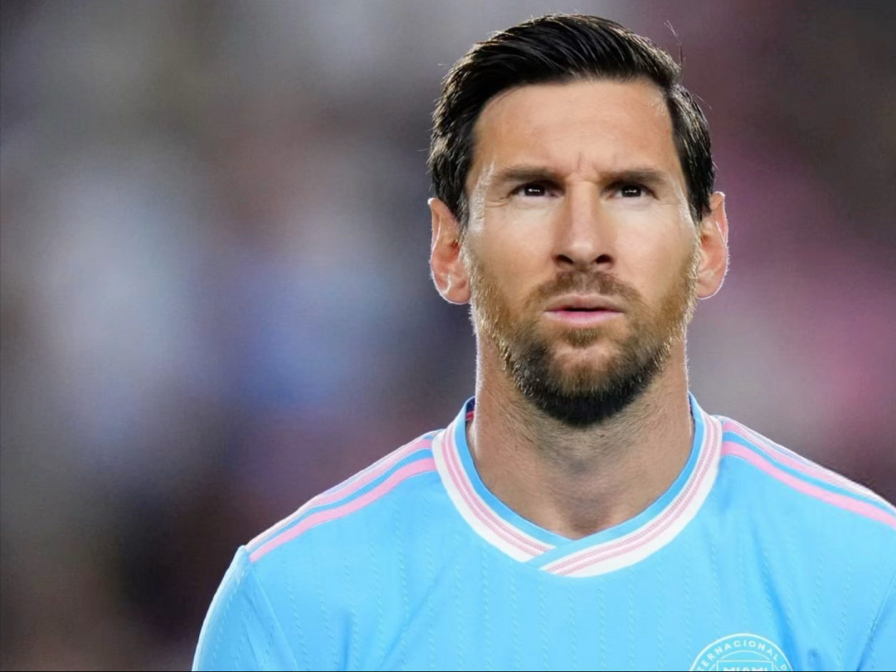 关于梅西回归赛场，大胜首场状态亮眼，西班牙队观众沸腾！的信息