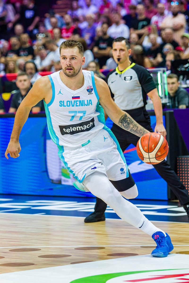  吹爆东契奇就完事了! 才打2年未来得多可怕 